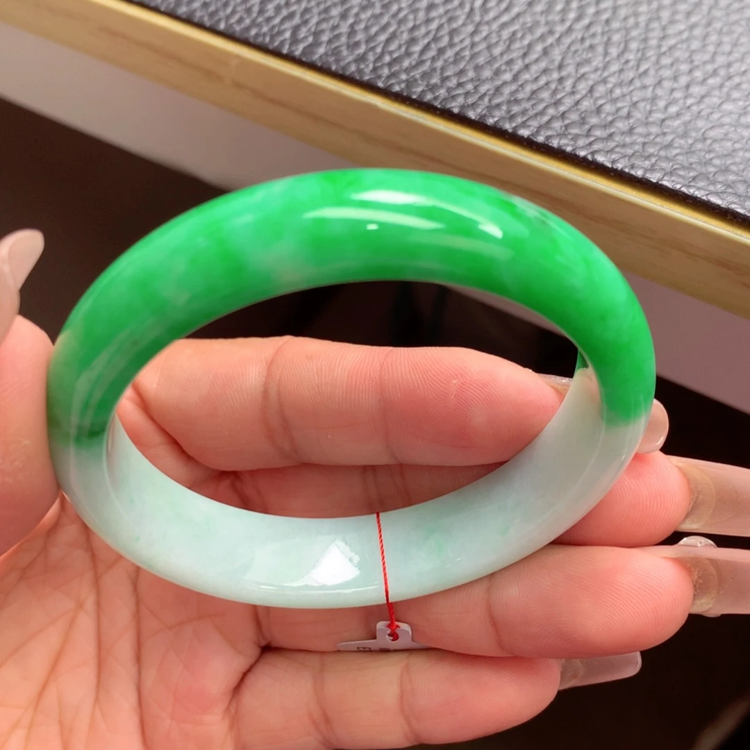 未镶嵌手镯翡翠缅甸