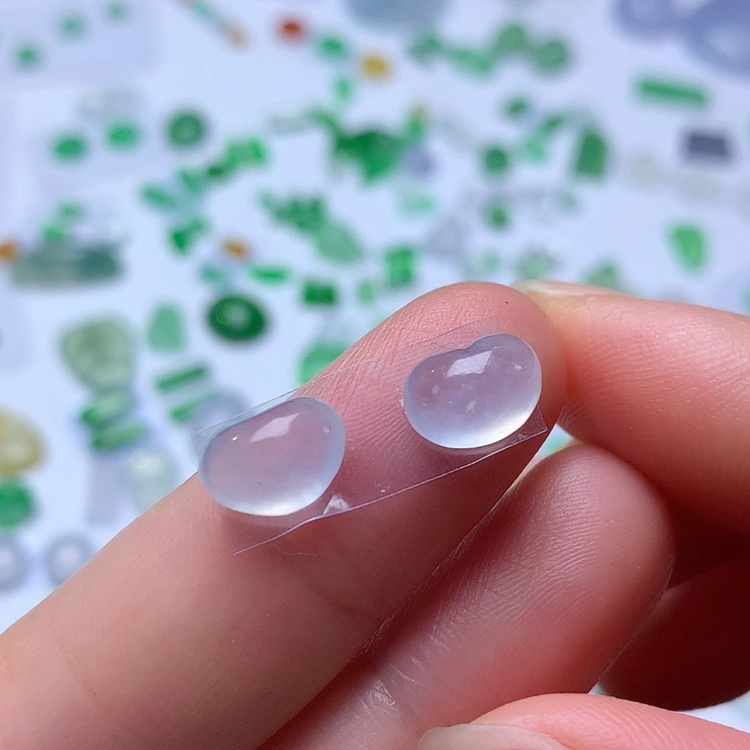 翡翠未镶嵌颈饰心