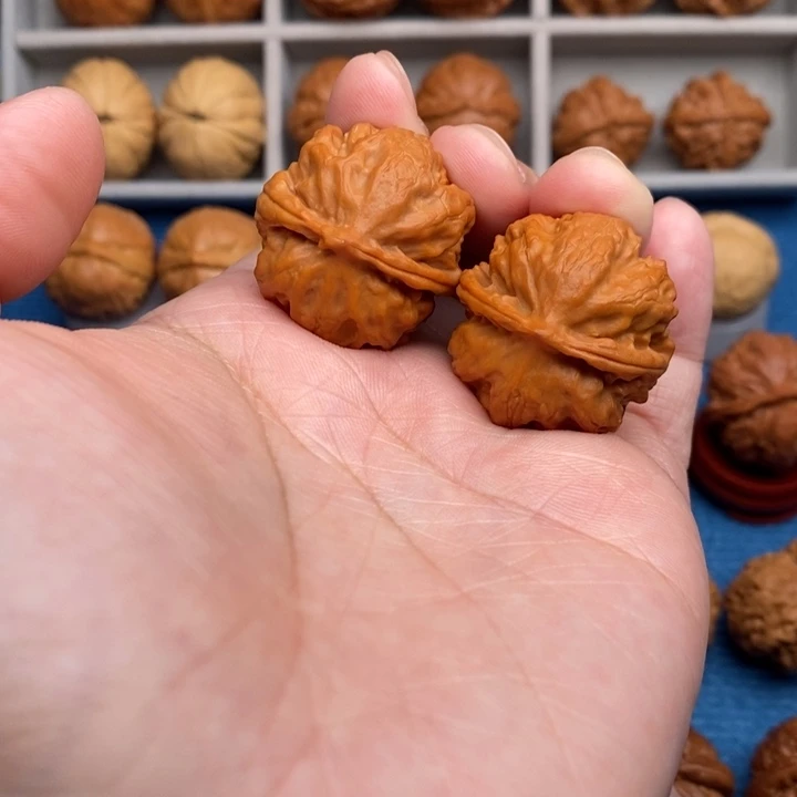 文玩核桃把件玉石粗筋