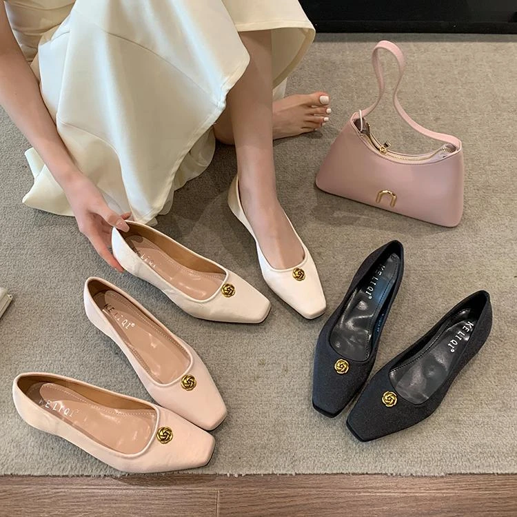 法式方头单鞋女2025新款山茶花气质显瘦低跟鞋高级感时单鞋平底鞋