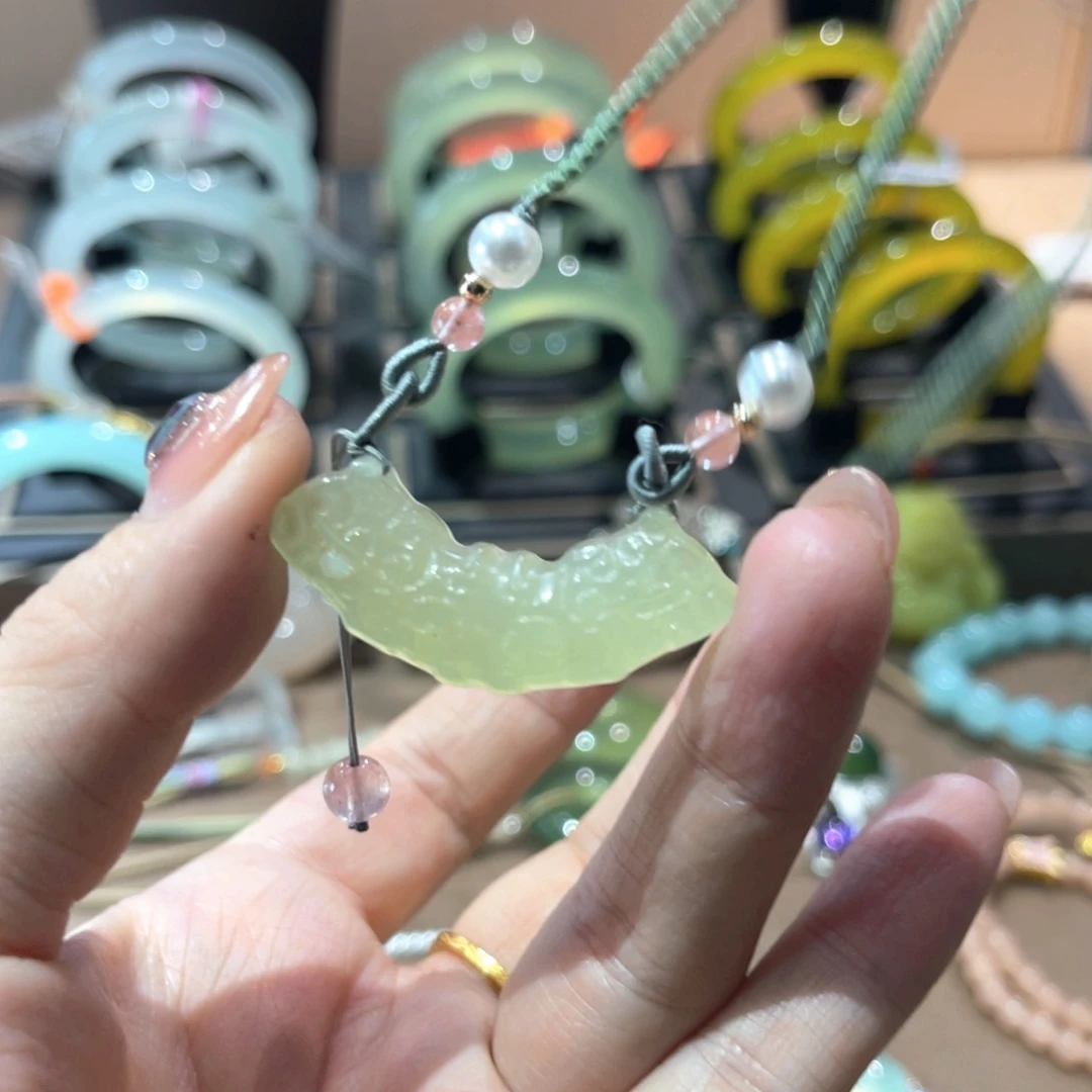 岫玉手镯未镶嵌手镯