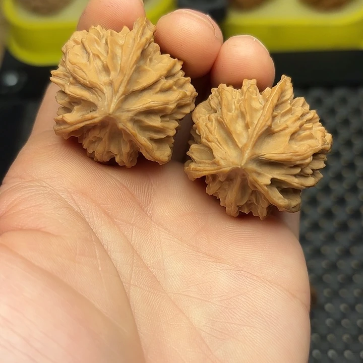 吊坠文玩核桃35凹的三棱