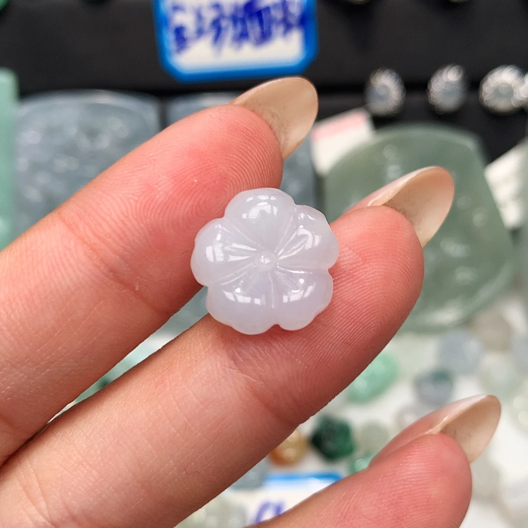 翡翠未镶嵌颈饰小花花