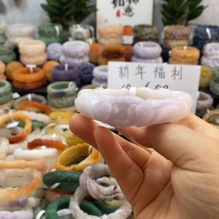 石英岩玉未镶嵌手镯