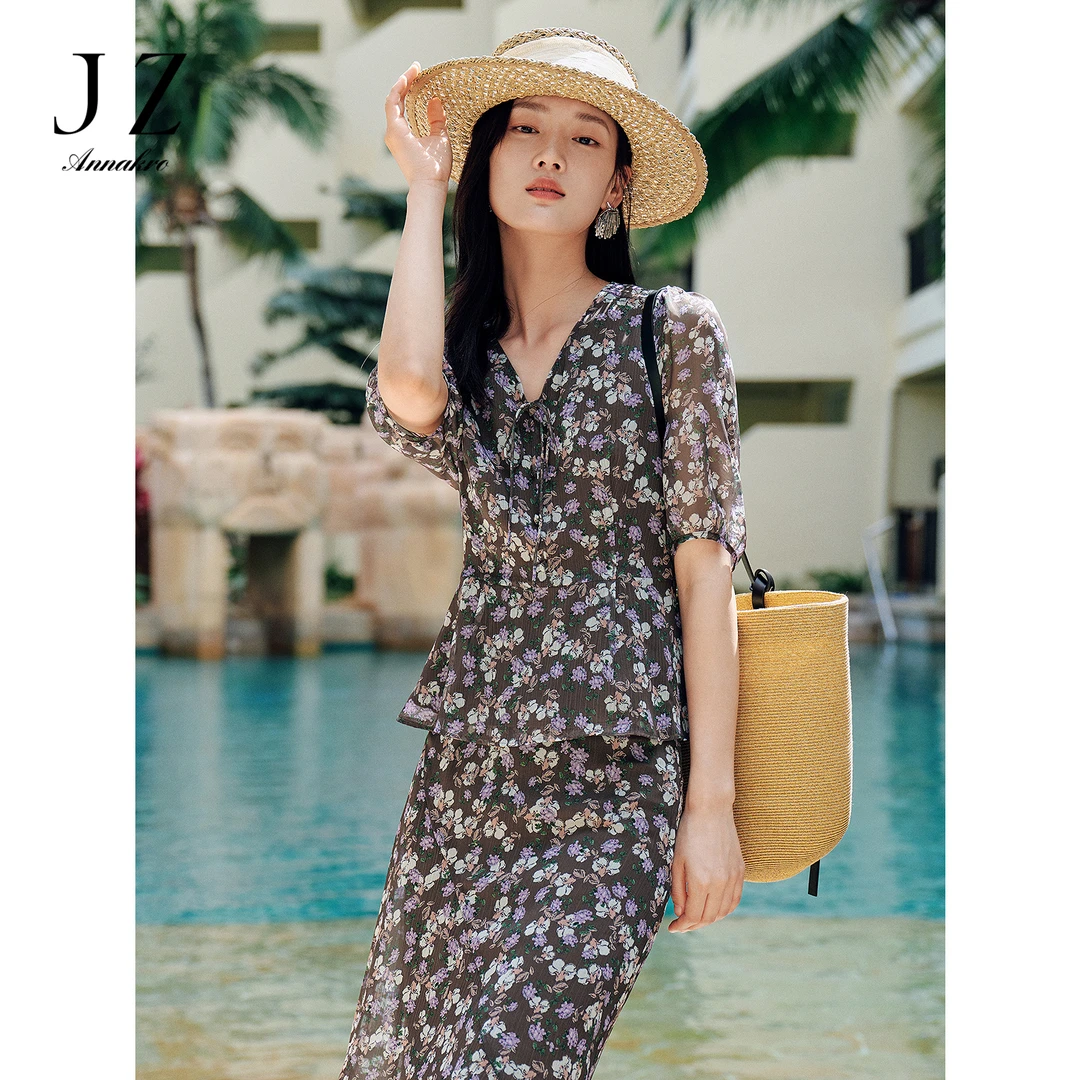 玖姿安娜蔻KWFX80209优雅系带V领收腰中袖上衣女2025夏季新款