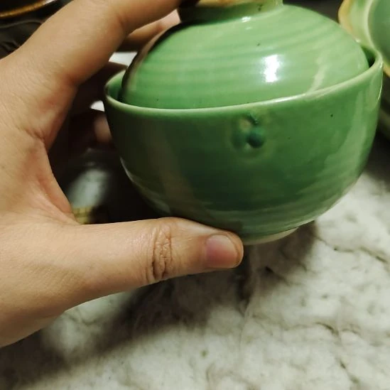 瓷片五厂，七厂各种摆件，瓷片、均有瑕疵。！