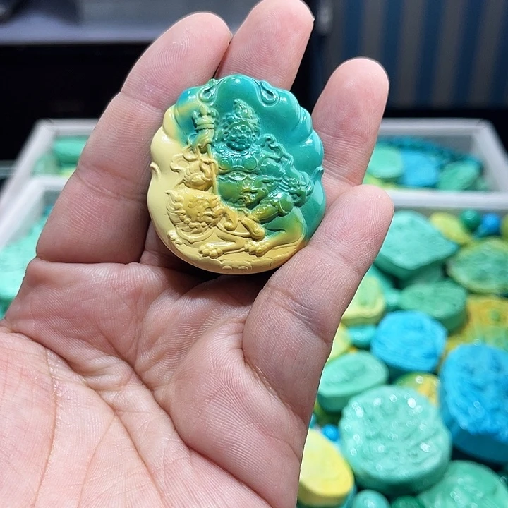 高瓷雕刻精品精美