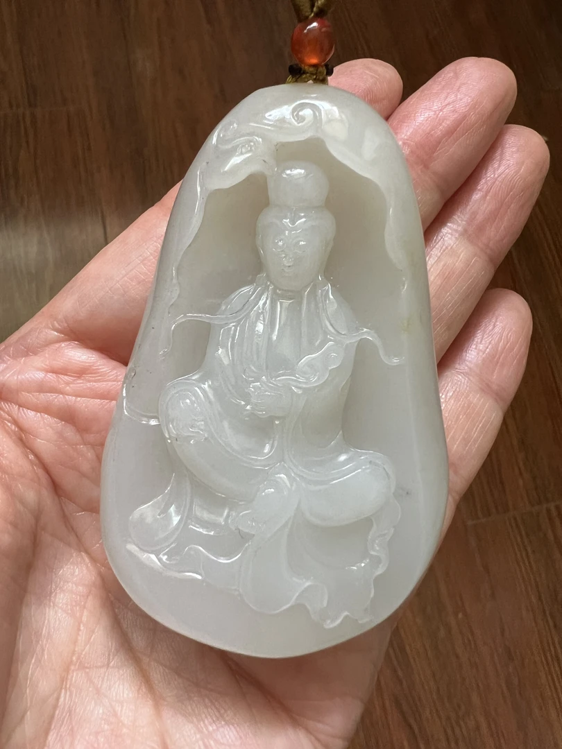 和田玉新疆籽料观音吊坠