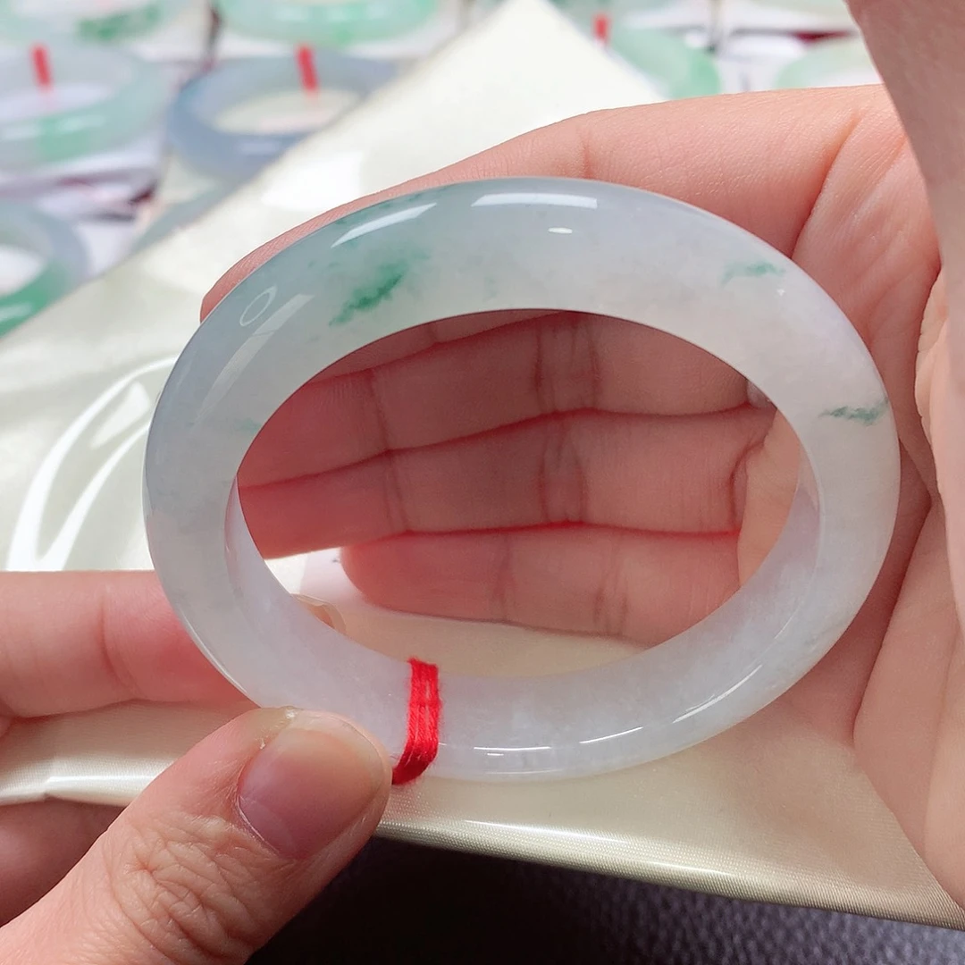 翡翠手镯未镶嵌天然A货翡翠