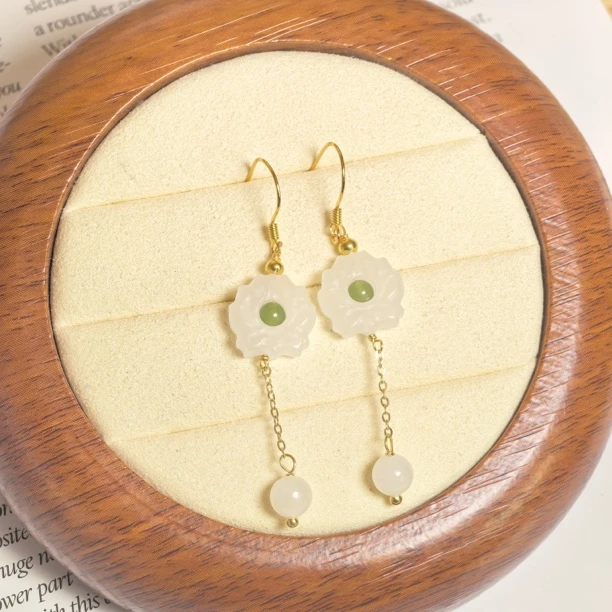 S925银天然和田玉白玉花花耳钩多样性发一