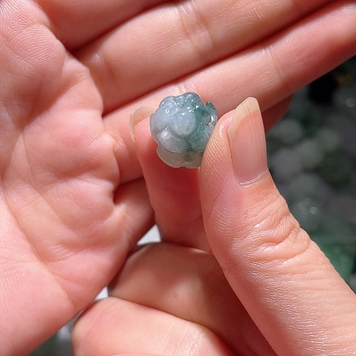 颈饰未镶嵌翡翠桃*儿天