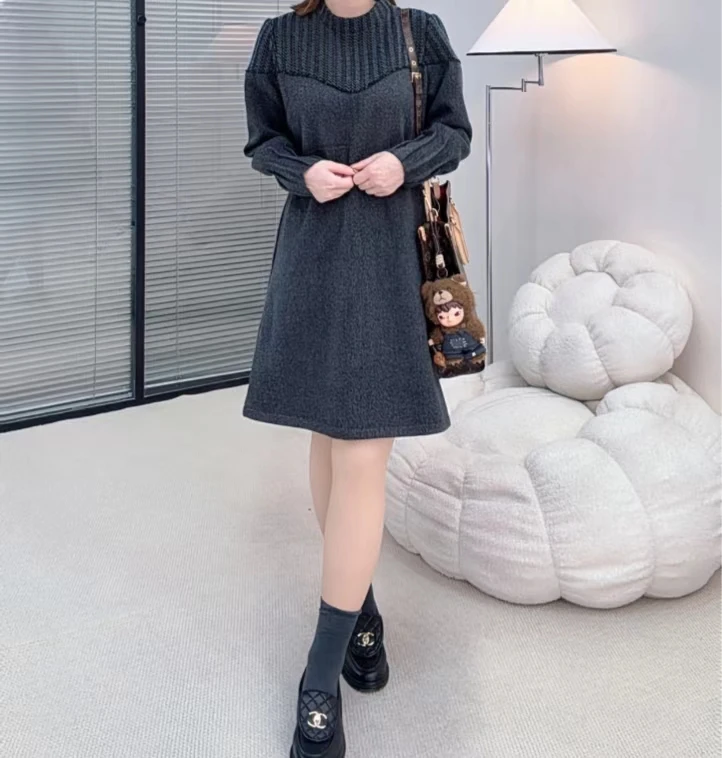 （胖萌萌家）冬季新款毛呢拼接设计感连衣裙加厚显廋精致品质欧货