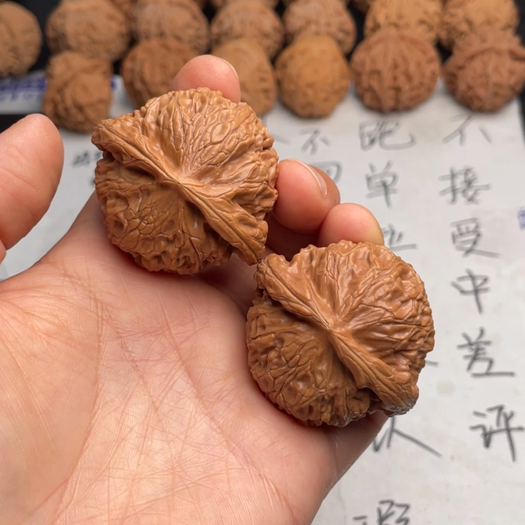 文玩核桃吊坠560。44宫灯