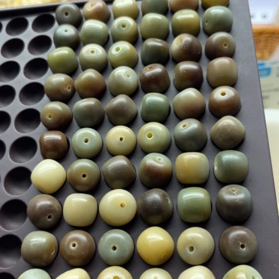 白玉菩提吊坠14瑕疵14阴皮桶珠60颗