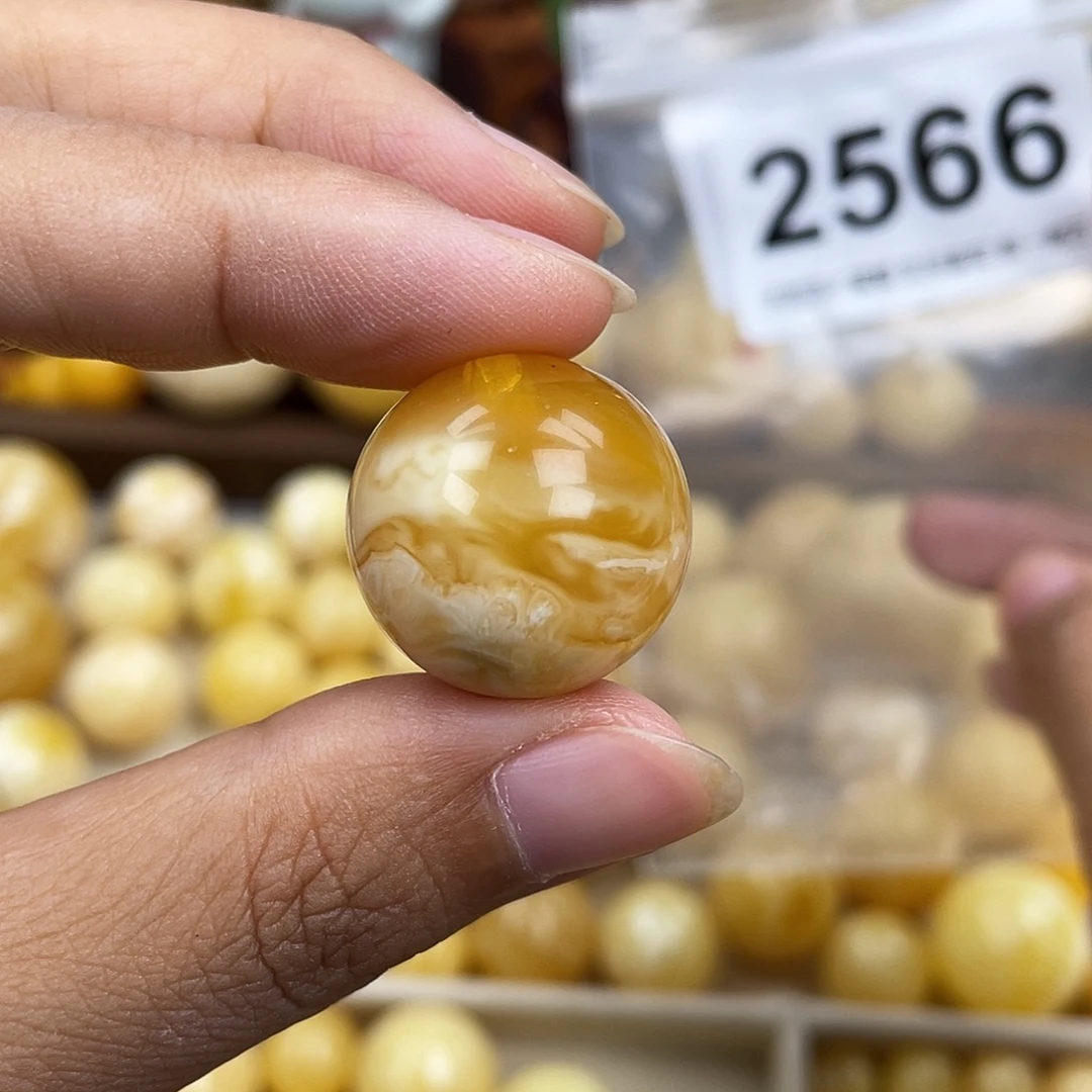 琥珀未镶嵌珠宝奇石21