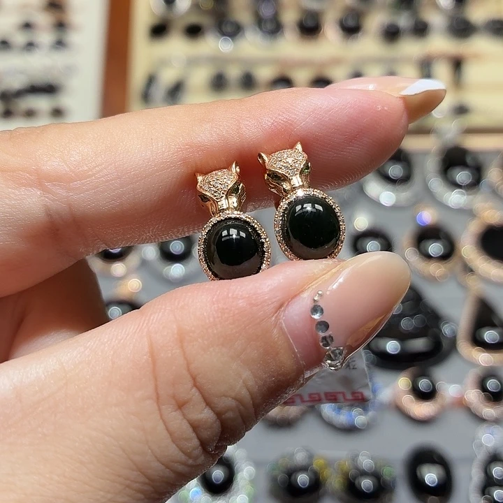 翡翠18K金镶嵌耳饰