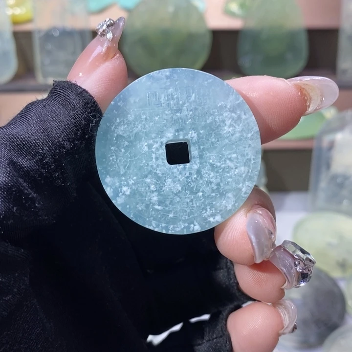 岫玉吊坠未镶嵌有**会吊坠