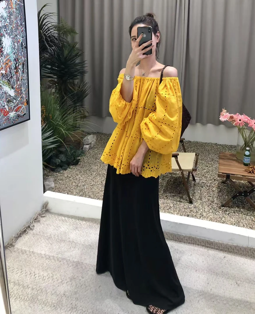 好看的芒果黄～ 夏季度假感显瘦气质设计感刺绣蕾丝一字领上衣女