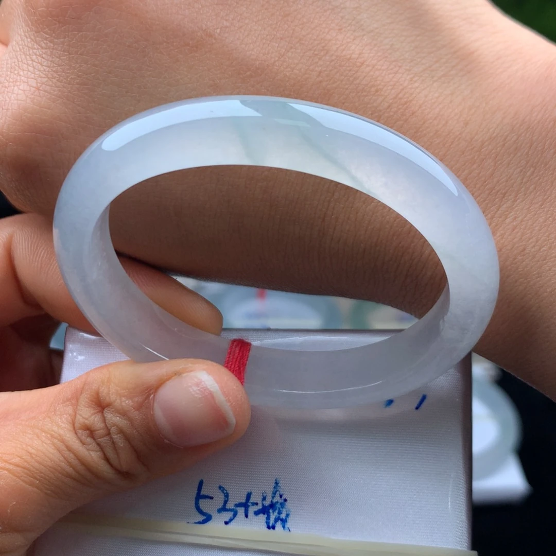 翡翠手镯未镶嵌手镯