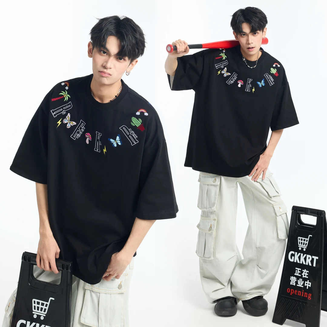 创意刺绣T恤男圆领潮牌夏季短袖上衣设计师重工多巴胺半截袖