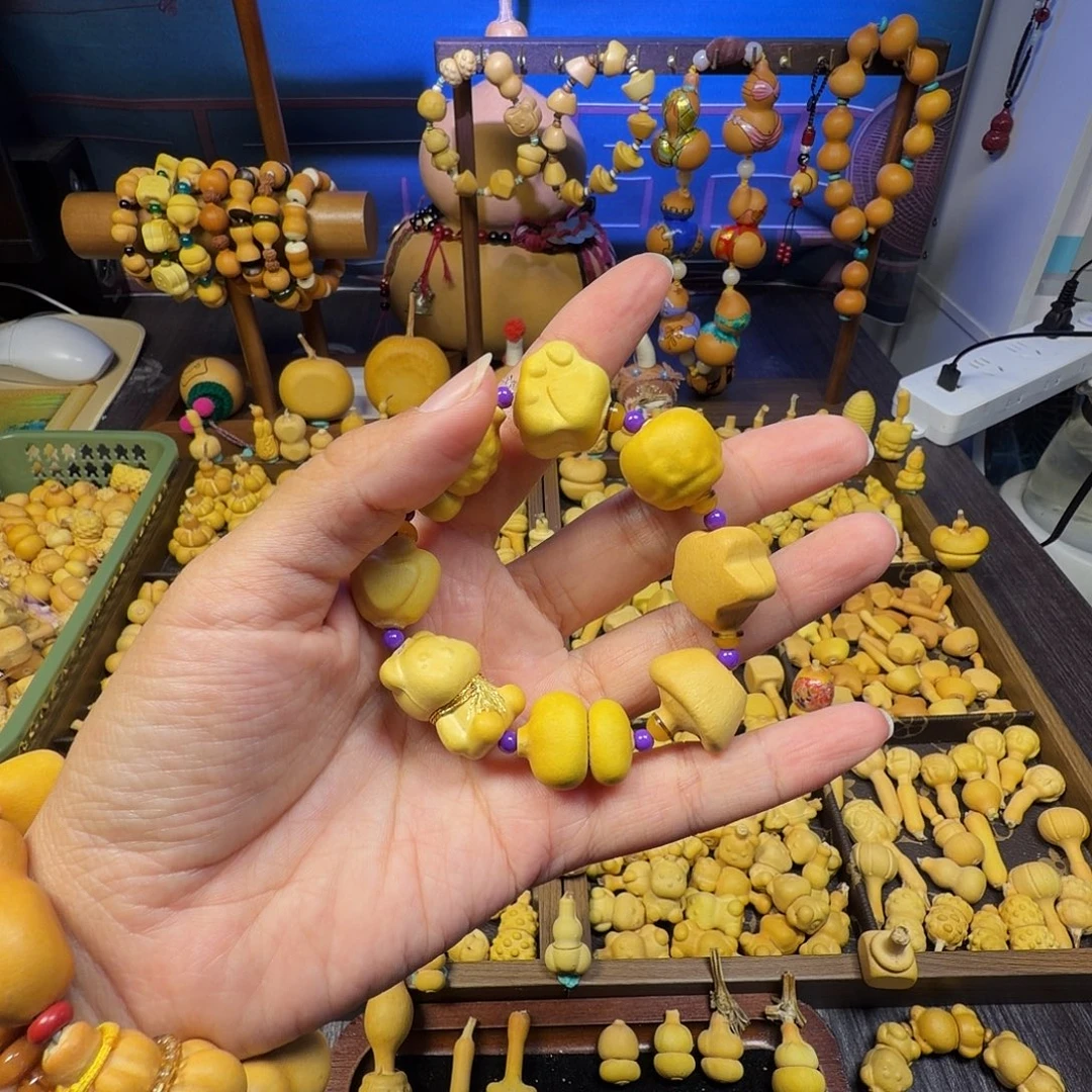 多宝手串串配饰等多种形式的