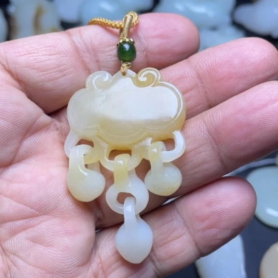 未镶嵌和田玉挂件