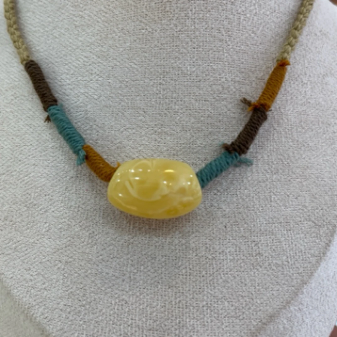 马蹄珠锁骨时尚古典藏式风格