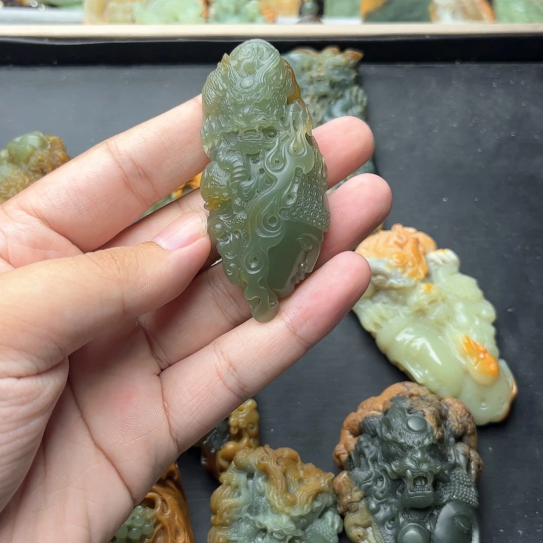 岫岩河磨玉（透闪石质玉）吊坠未镶嵌卡*