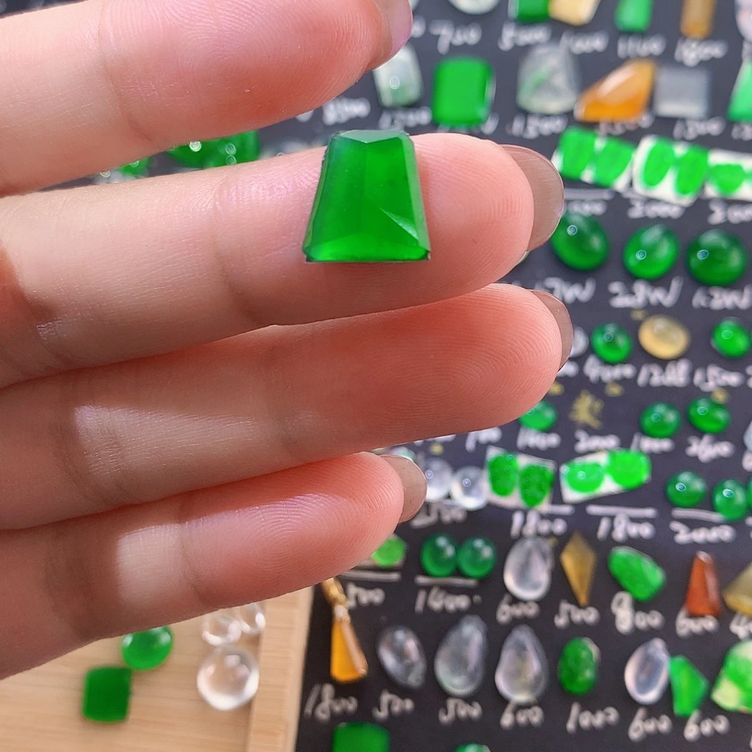 翡翠未镶嵌颈饰纯天然翡翠a货