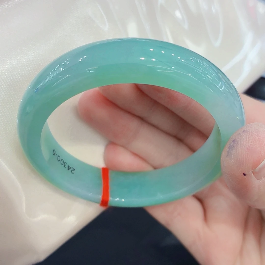 翡翠未镶嵌手镯翡翠57圈口（强推）轮胎