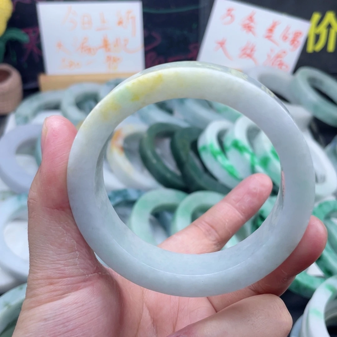 定制翡翠未镶嵌翡翠手镯定制