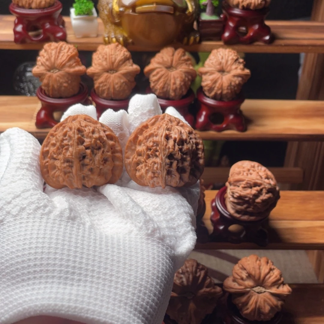 文玩核桃吊坠三角白42尺