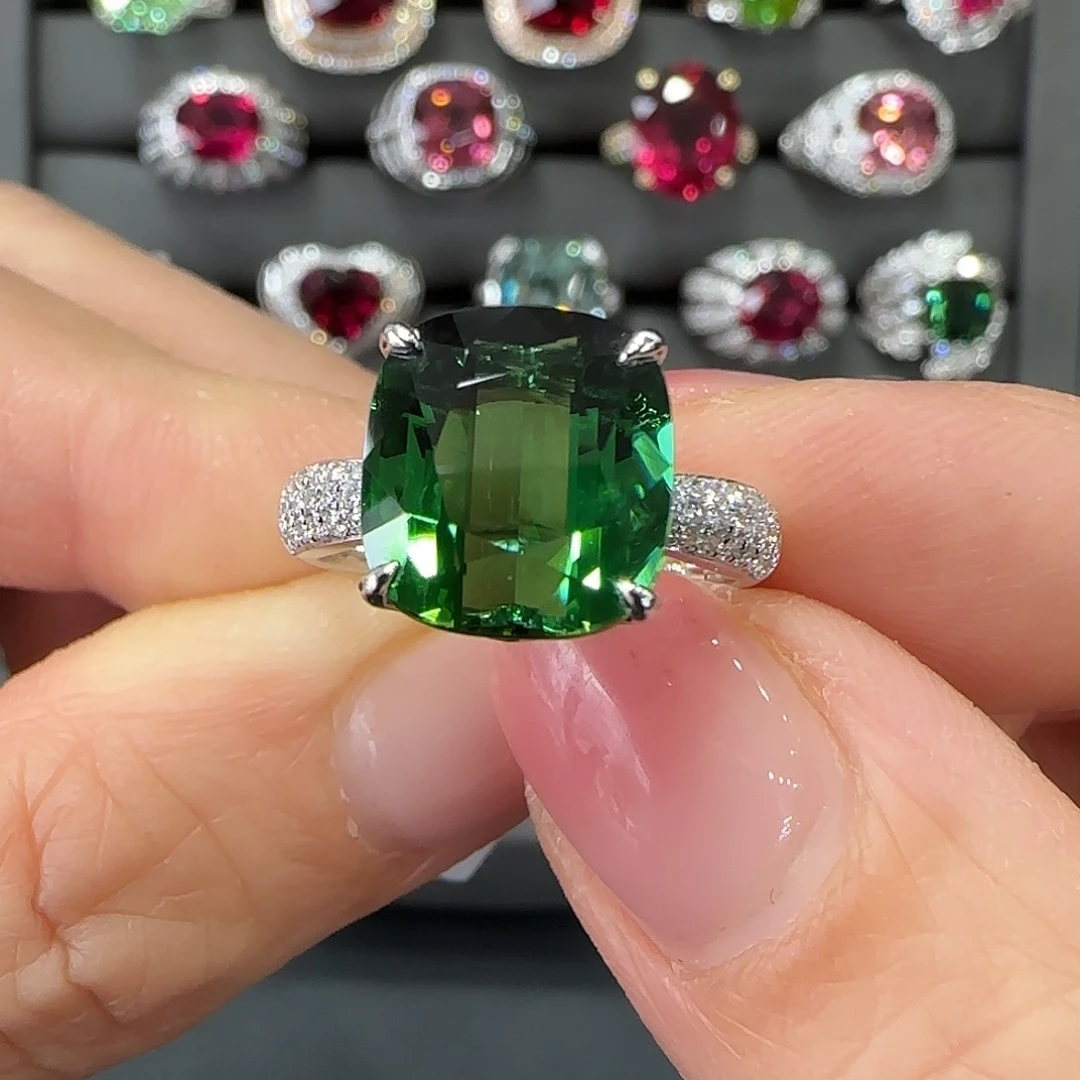 18K金镶嵌碧玺戒指5.51ct