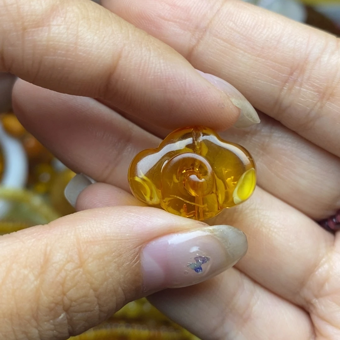 未镶嵌琥珀珠宝奇石