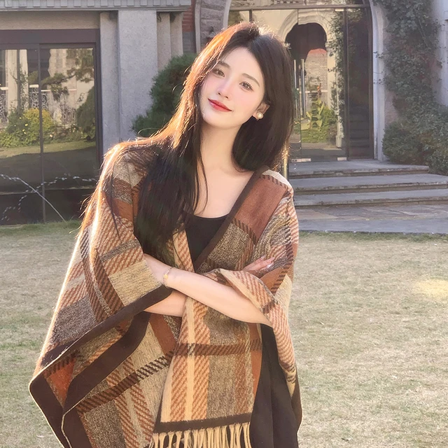 美拉德风格子披肩女外搭2025新款韩版高级氛围感百搭流苏斗篷围巾