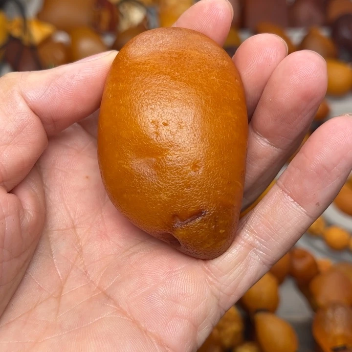 琥珀未镶嵌裸石天然蜜蜡吊坠