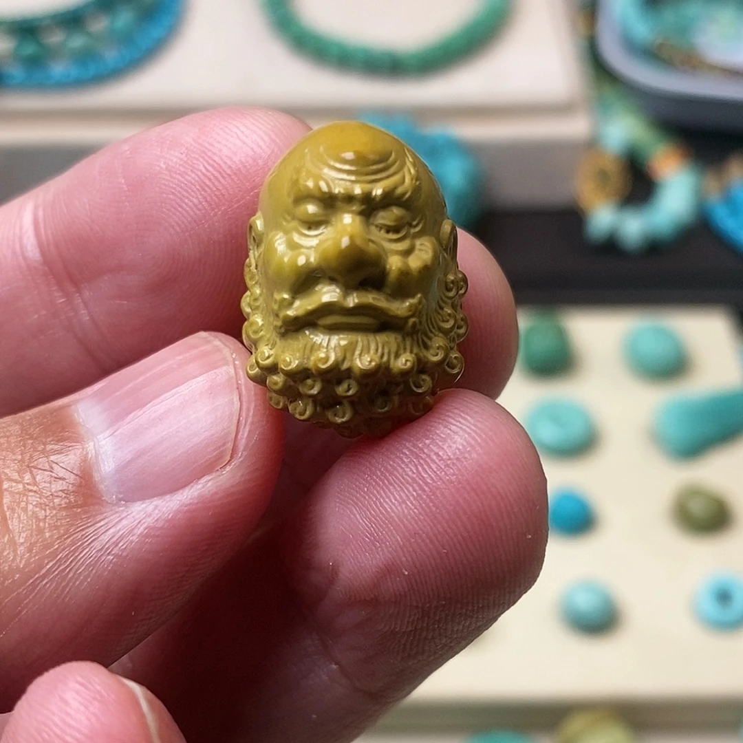 绿松石未镶嵌颈饰