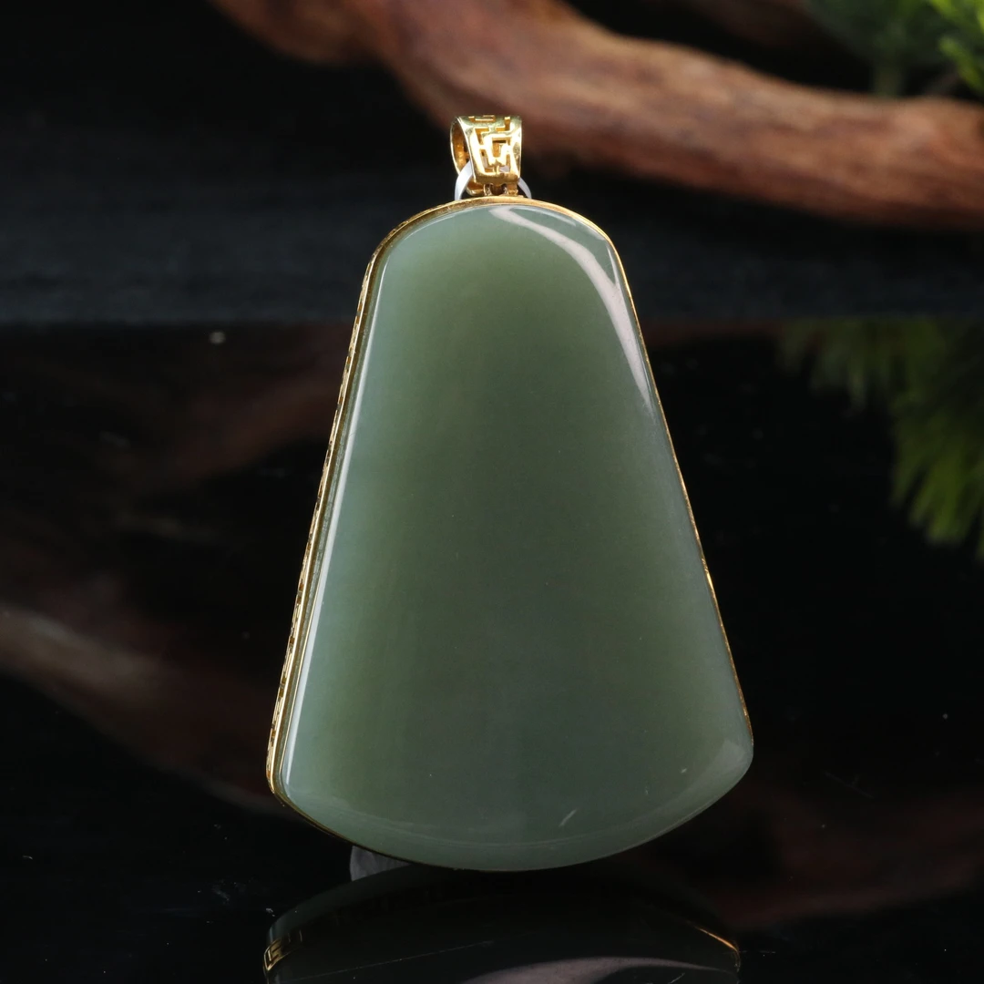 47和田玉18K鸭蛋青特细无事牌/400232北京中保拍卖