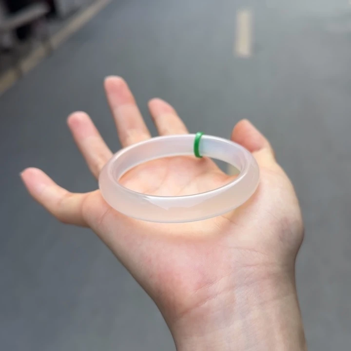 玛瑙/玉髓手镯未镶嵌J***?