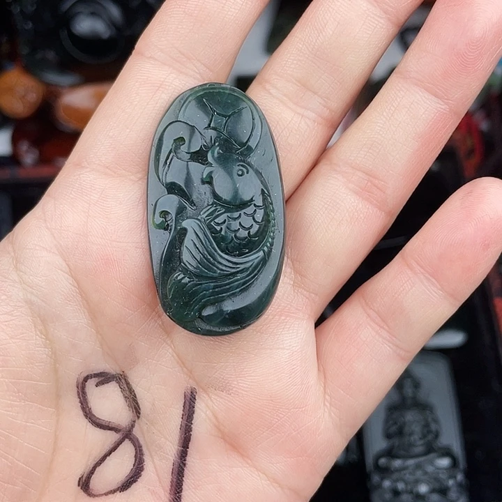 光***月蛇纹石玉未镶嵌手链