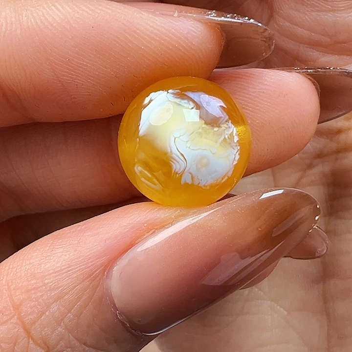 蜜蜡未镶嵌珠宝奇石