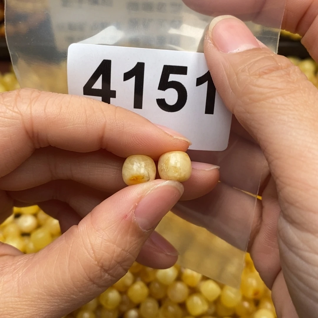 蜜蜡珠宝奇石未镶嵌