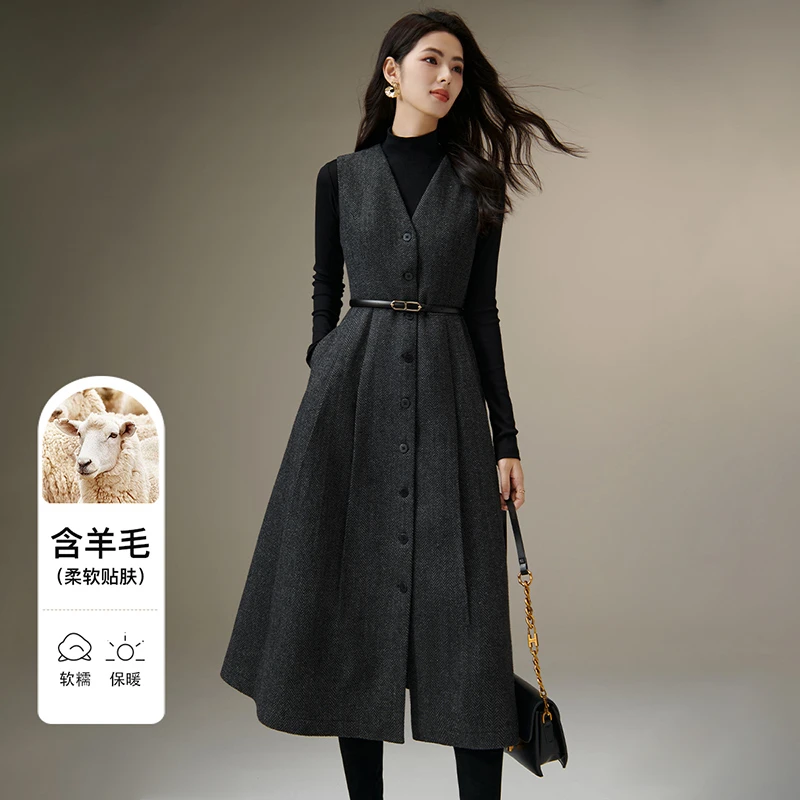 晚白【新品】2025冬绵裙子V领收腰百搭无袖冬季连衣裙25101711