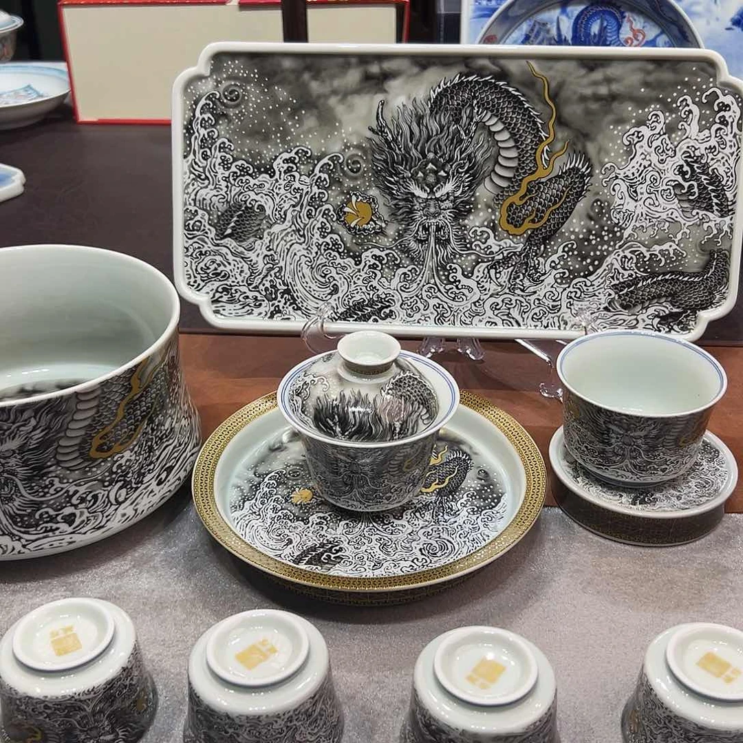 摆件把马凯雷雷了吗