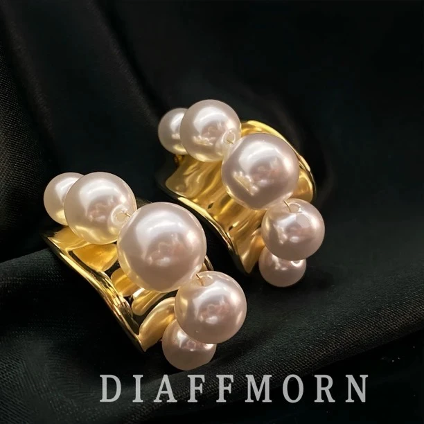 铜合金仿珍珠耳饰 D·F·M【月伴弯】小众气质百搭耳钉