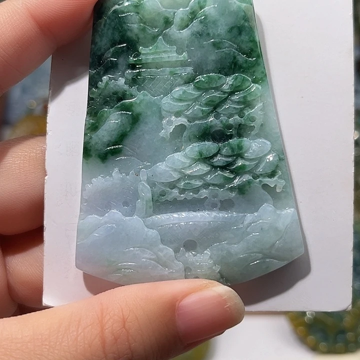 颈饰未镶嵌翡翠挂件