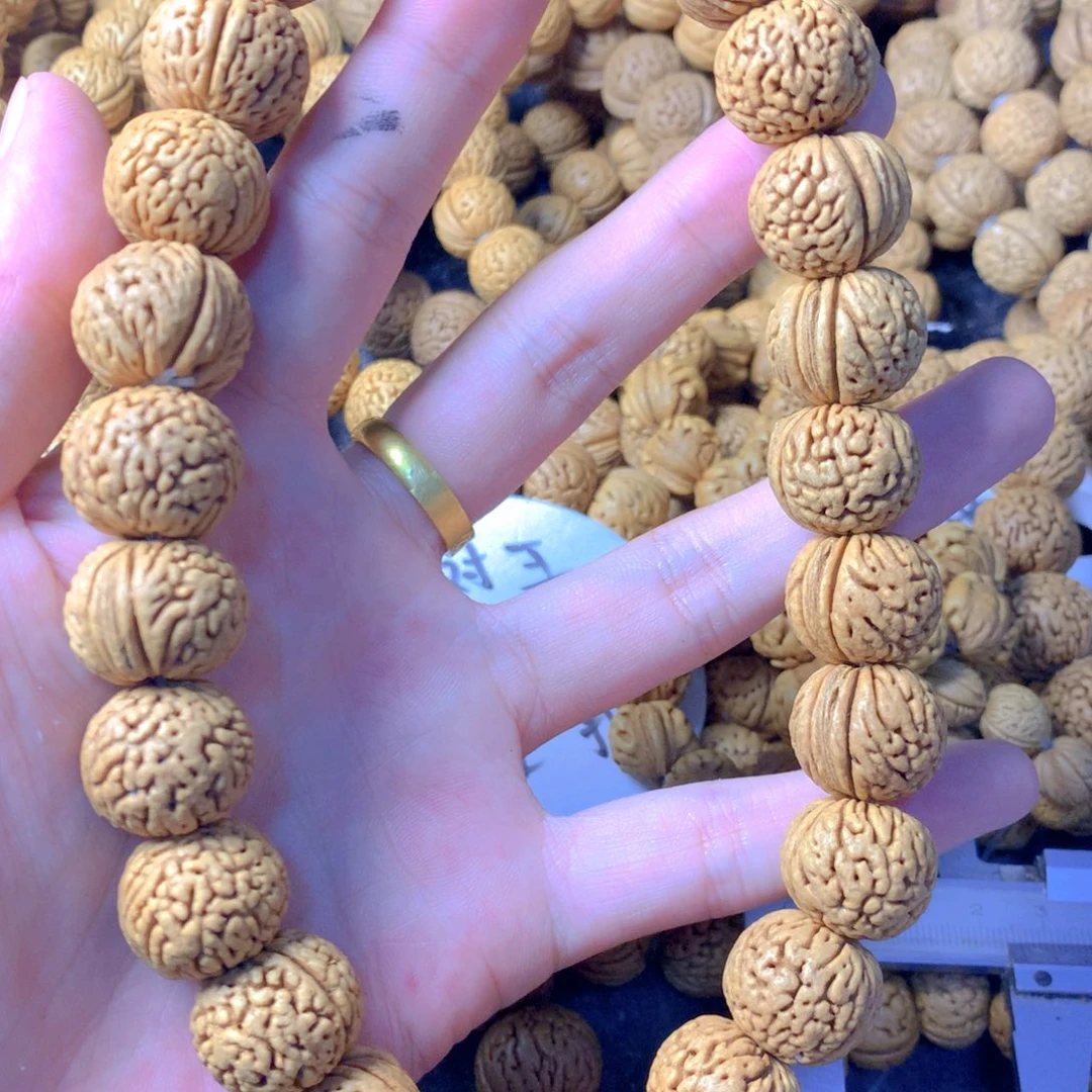 吊坠桃核鲸**开桃核龙珠手持