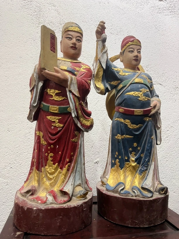 老木雕彩绘人物一对