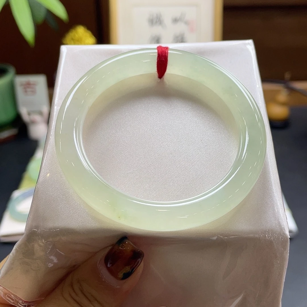 翡翠未镶嵌手镯38 号链接