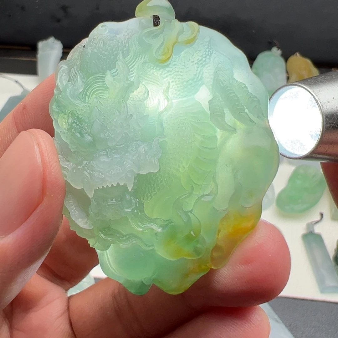 未镶嵌定制翡翠龙牌